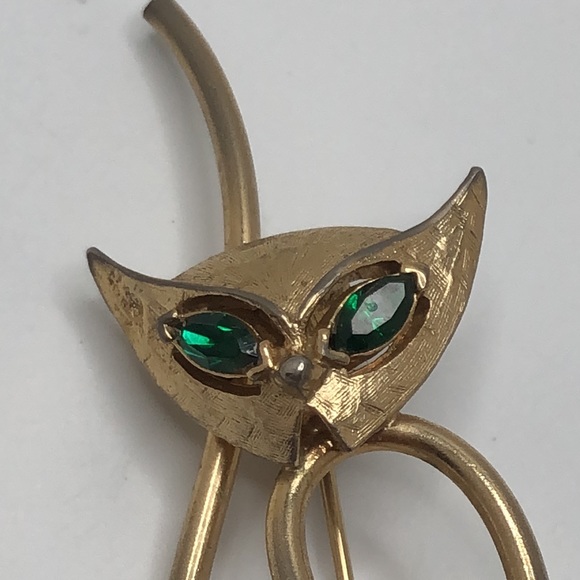 VTG Emmons Sophisticated Cat Pin Brooch With Emerald Eyes - Picture 3 of 7